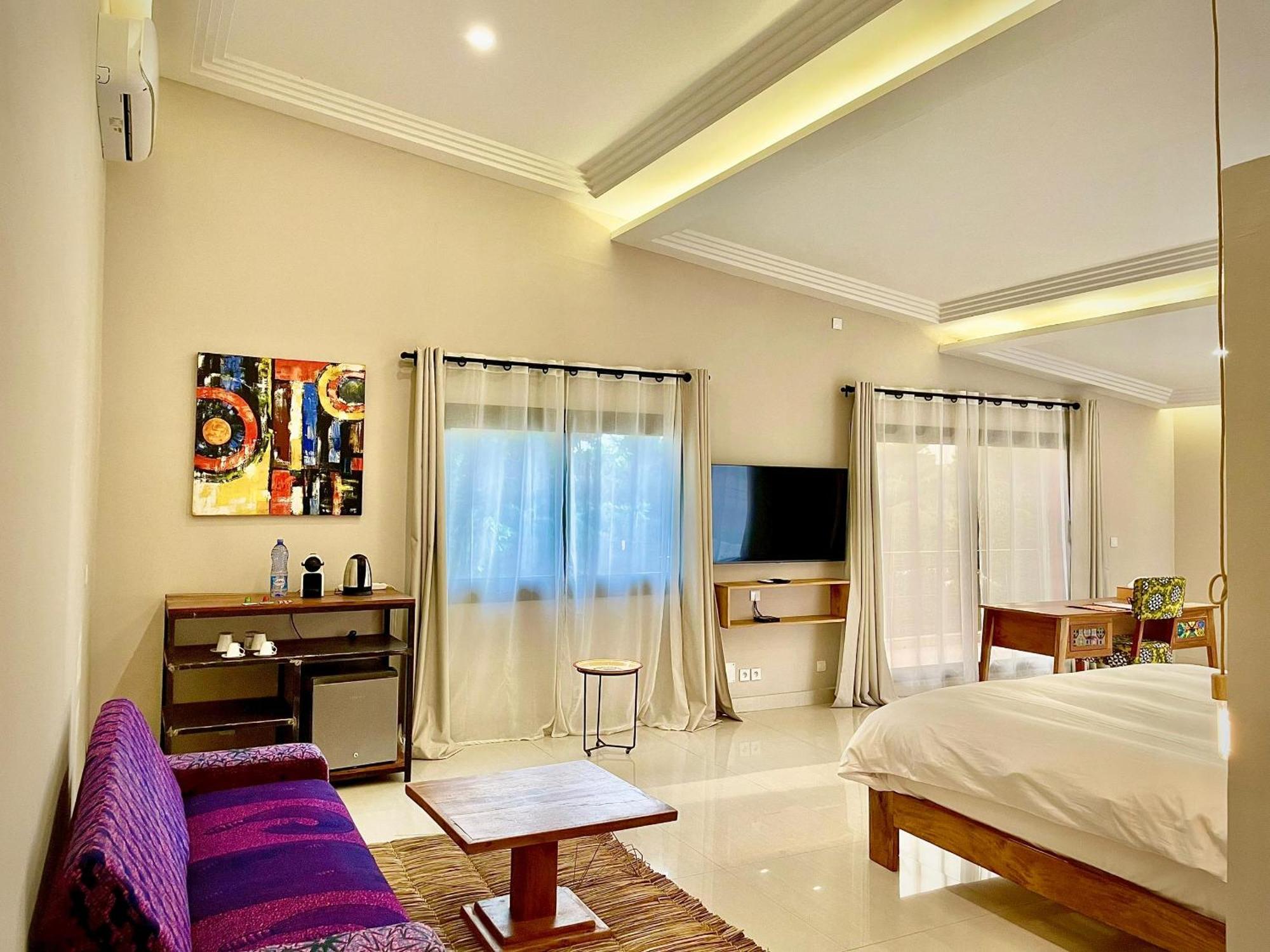 Le Kentia Hotel โลเม ภายนอก รูปภาพ